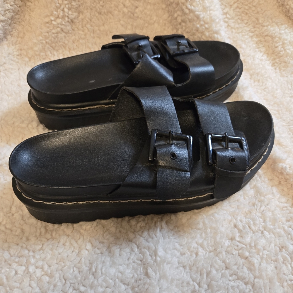 Madden Girl Dizzy Platform Sandals sz 9
